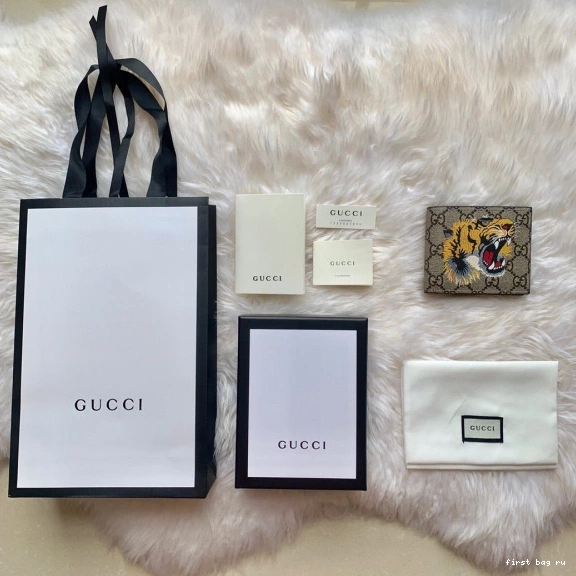 First bag ru WALLET GUCCI 0723